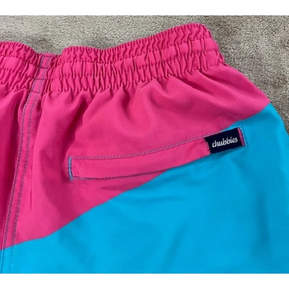 Chubbies Mens Shorts size Small Lined Multicolor 5.5